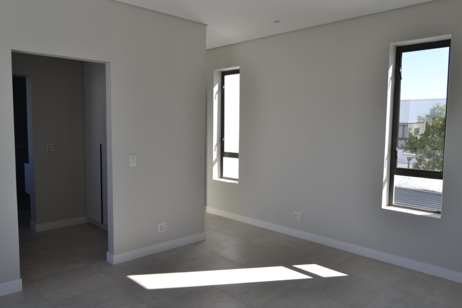 To Let 4 Bedroom Property for Rent in Croydon Gardens Estate Western Cape